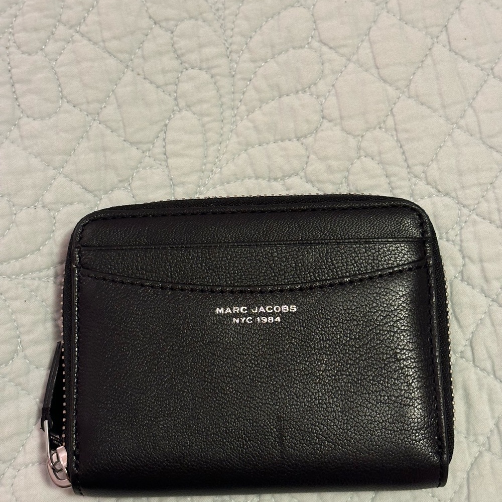 Marc Jacobs The Slim 84 Zip Around Wallet in Black (w/ Tags + Dust Bag)